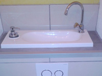 Wand-WC mit einem komplett integrierten WiCi Bati Becken - Frau F (Frankreich - 90) - 2 auf 2